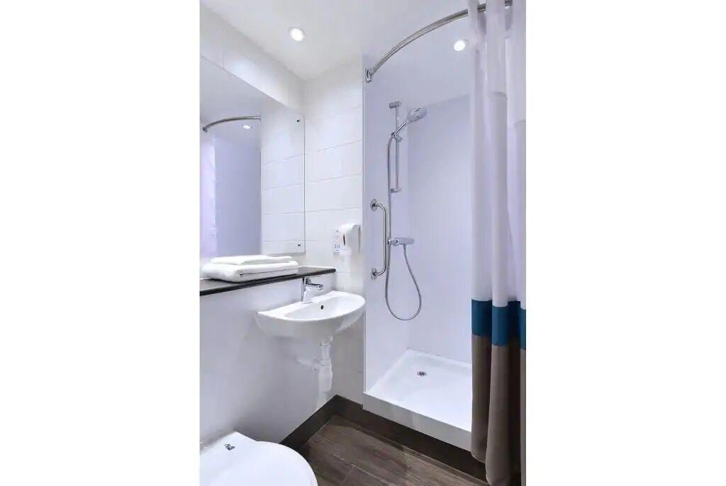 Travelodge London Docklands Exterior photo