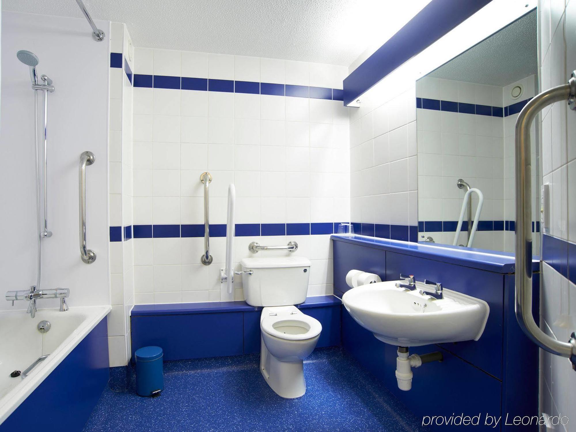 Travelodge London Docklands Exterior photo